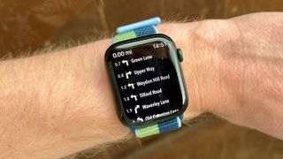 Apple Watch Series 7 con Footpath