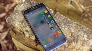 Apps curl around the Samsung Galaxy S7 Edge's curved display