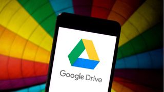 Google Drive logotyp på en smart mobiltelefon