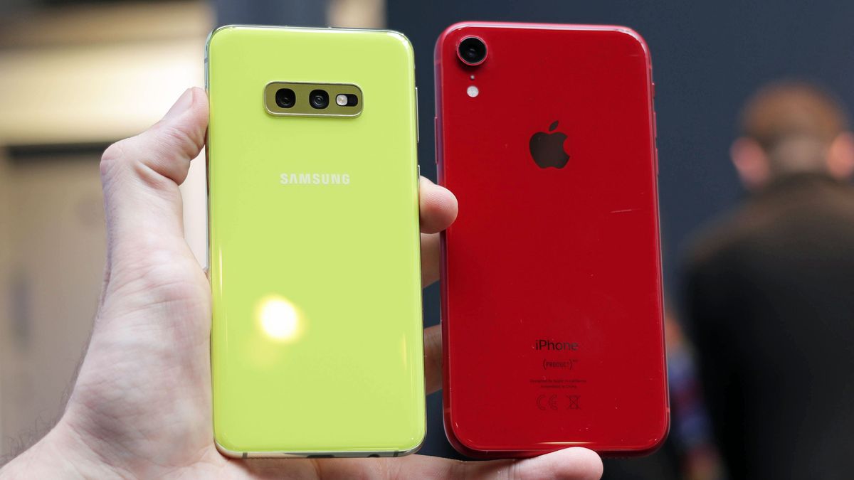 Samsung Galaxy S10e vs iPhone XR