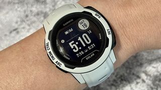 Garmin Instinct 2 with white case and band