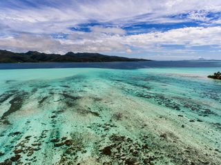 DJI Phantom 4 drone footage over Vahine Island