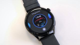 Selecting a watch face on the Huawei Watch 3