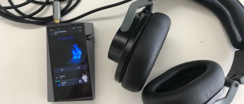 Astell &amp; Kern A&amp;norma SR25 MKII on white background