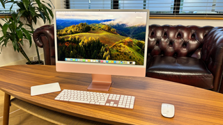 iMac 24-inch (M3) op een tafel