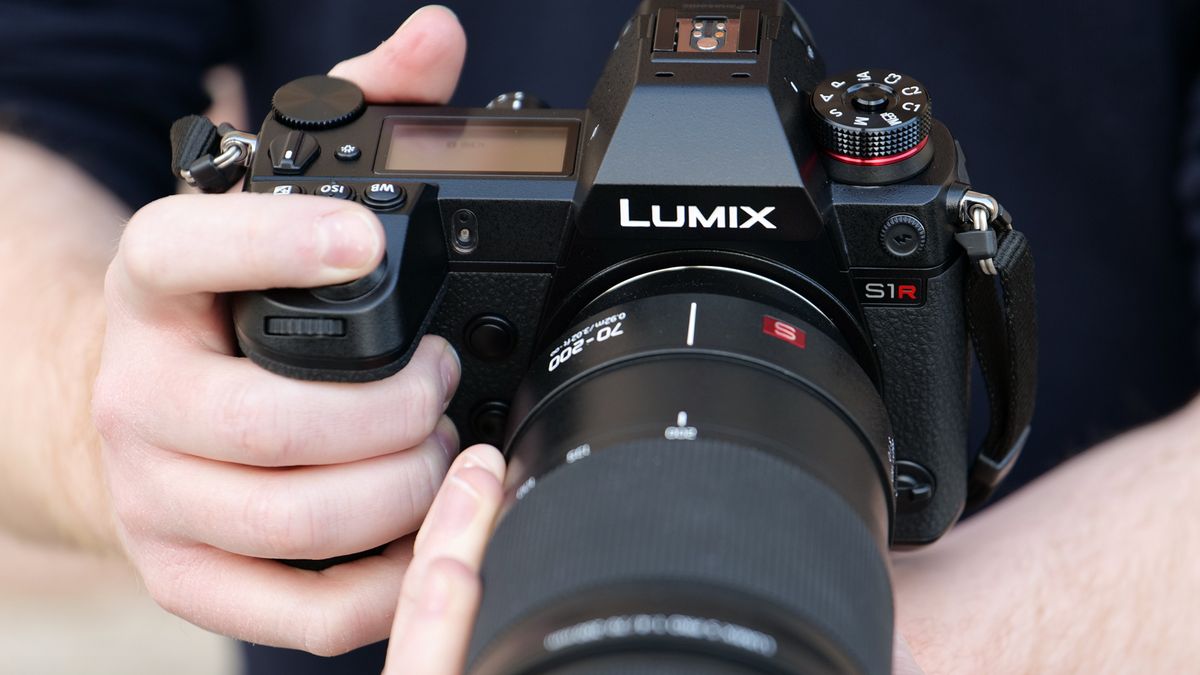 Panasonic Lumix S1R