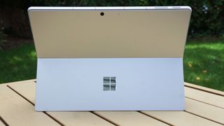 Microsoft Surface Pro 9 5G achterkant