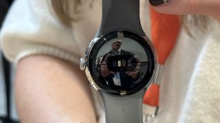 Die Rückseite der Google Pixel Watch