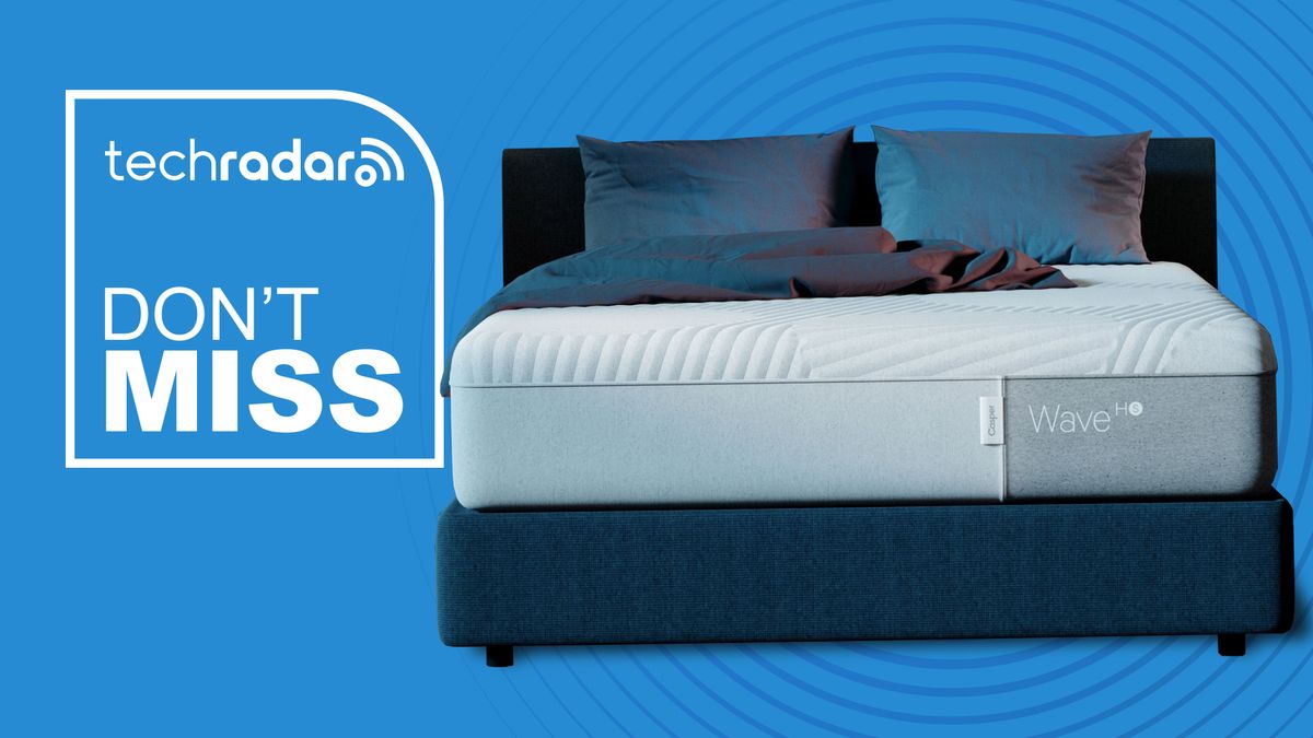 A Casper Wave Hybrid Snow mattress against a blue background with a badge saying &quot;DON&#039;T MISS&quot;