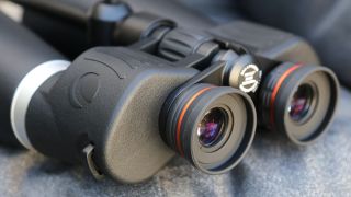 Celestron skymaster pro 20x80 binoculars close-up