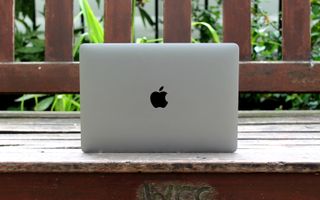 Apple MacBook