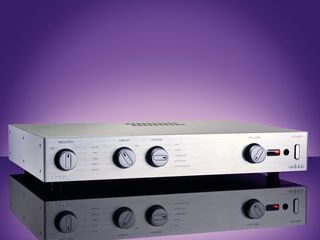 Audiolab 8200A