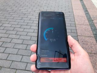 Speedtest-nopeustesti 5G-puhelimella