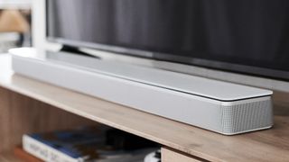 Bose Soundbar 700 weiß 