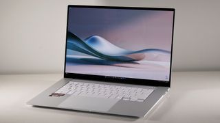 Asus Zenbook S16 UM5606 (Ryzen AI 9) review