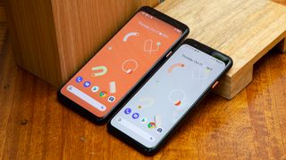 Google Pixel 4 XL (t.v.), Google Pixel 4 (t.h.)