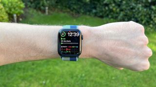 Apple Watch 7 all'aperto