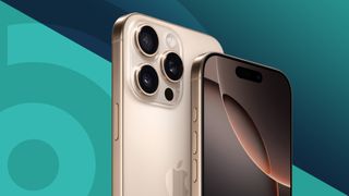 Portada de los móviles con las mejores cámaras mostrando el iPhone 16 Pro y el Pro Max por delante y por detrás, enfocando el módulo de cámaras