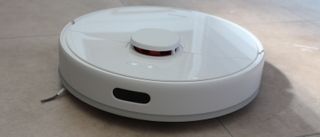 Dreametech D10 Plus Robot Vacuum and Mop hero image