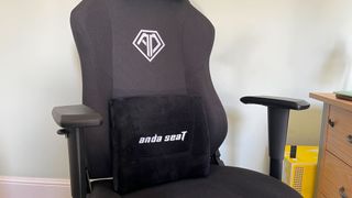 Lumbar pillow on the AndaSeat Phantom 3