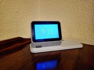 Lenovo Smart Clock 2 Lifestyle