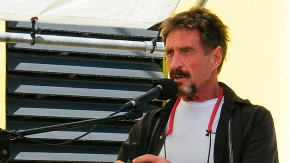 Skandalumwittert: John McAfee 2012 in Belize