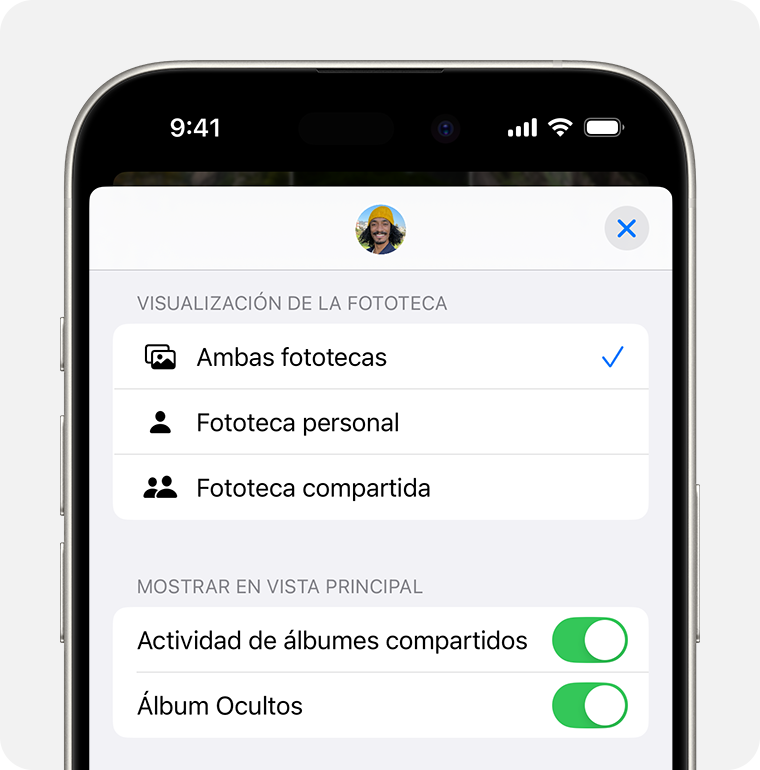 La pantalla de un iPhone donde se muestran Ambas fototecas, Fototeca personal y Fototeca compartida en Visualización de la fototeca.