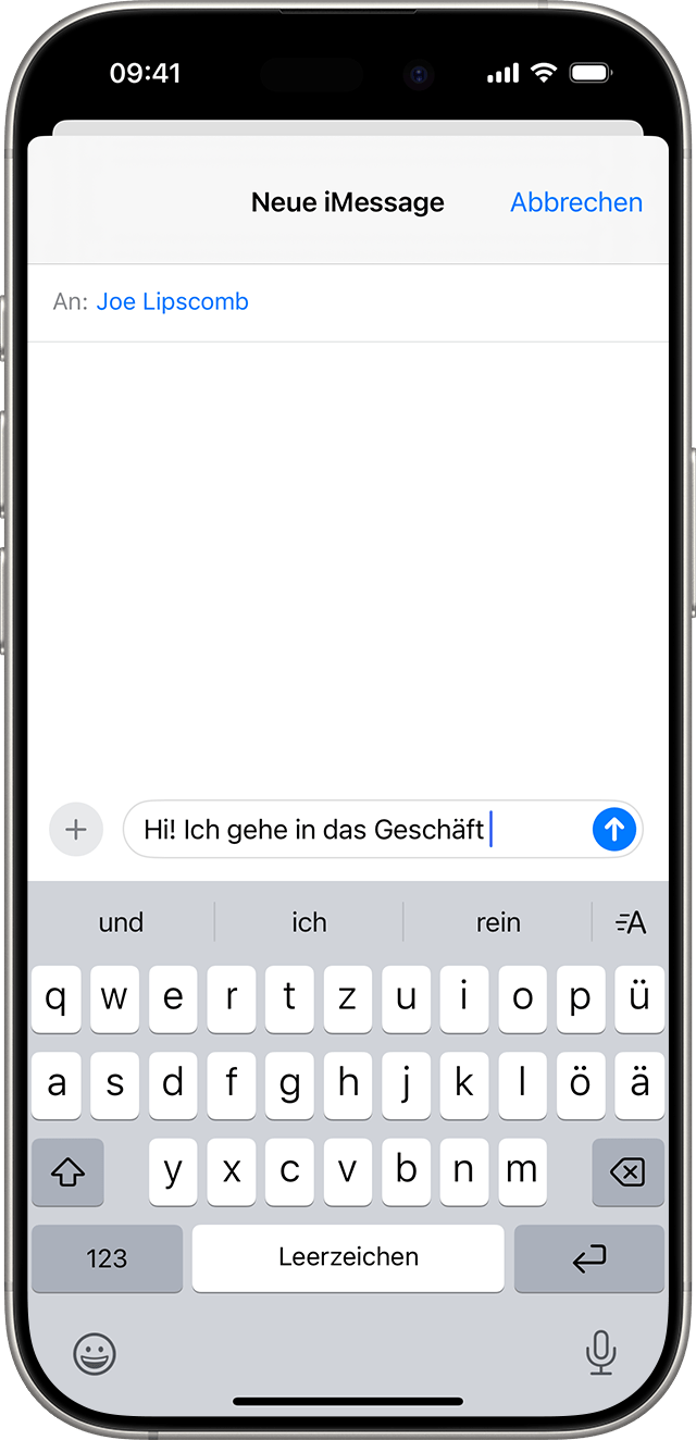 Wenn du auf dem iPhone eine Nachricht eingibst, werden die Textvorschläge über der Tastatur angezeigt.