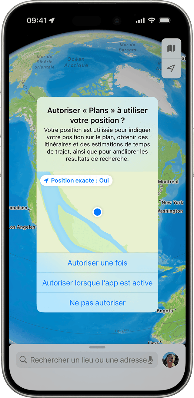 Une app demande à accéder à votre position pendant que vous l’utilisez sur un iPhone.