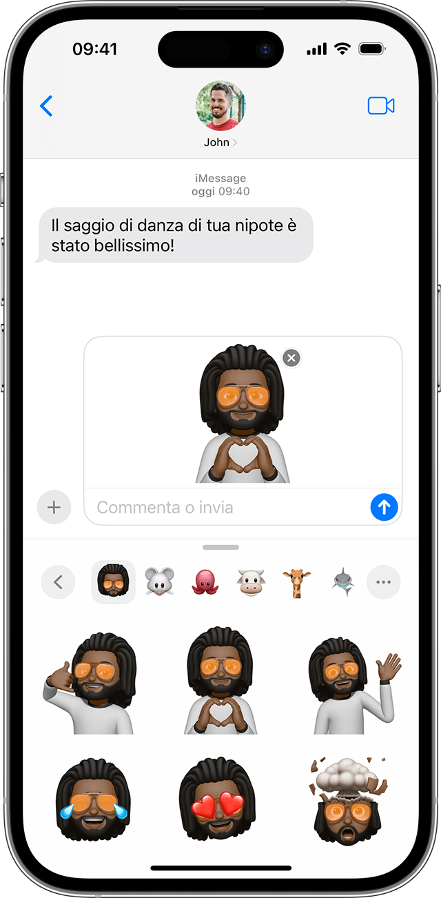 iPhone che mostra come selezionare un adesivo Memoji.