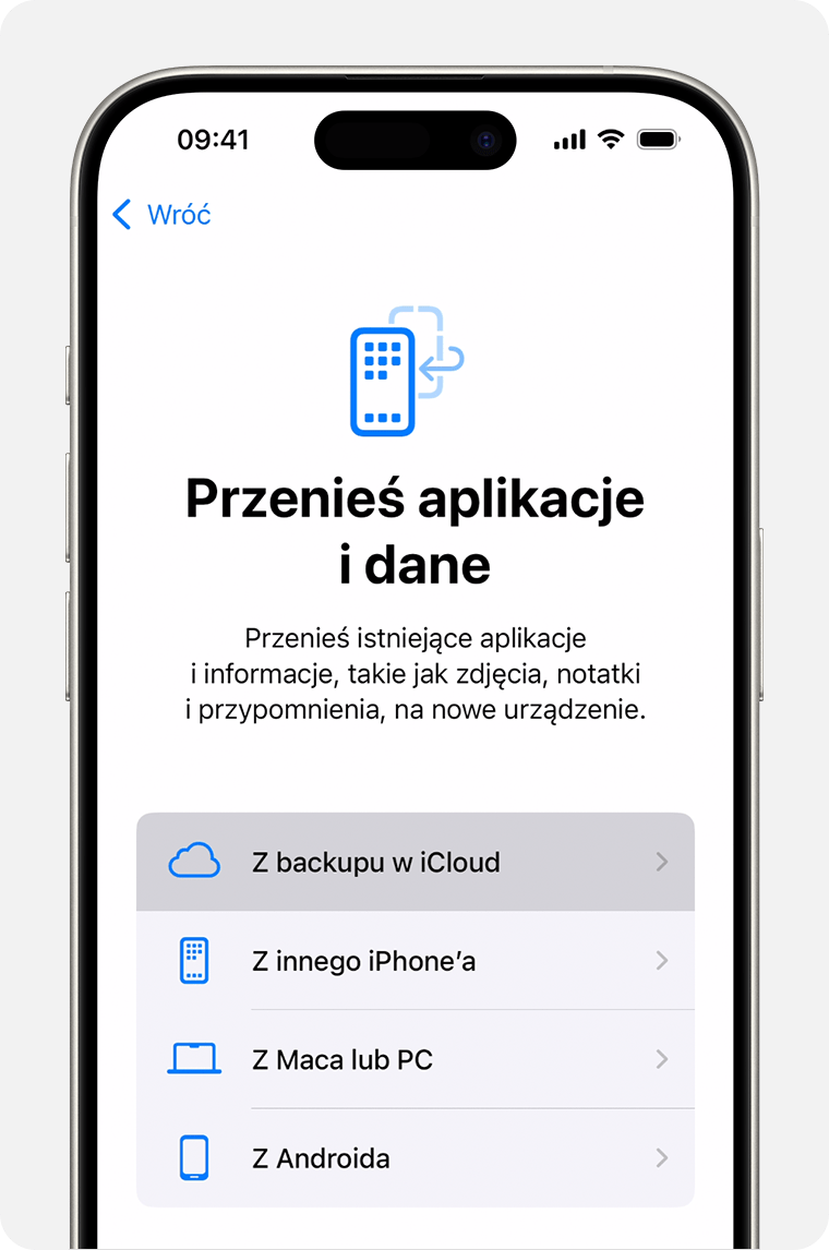 iPhone wyświetlający opcję Z backupu w iCloud jako wybraną opcję