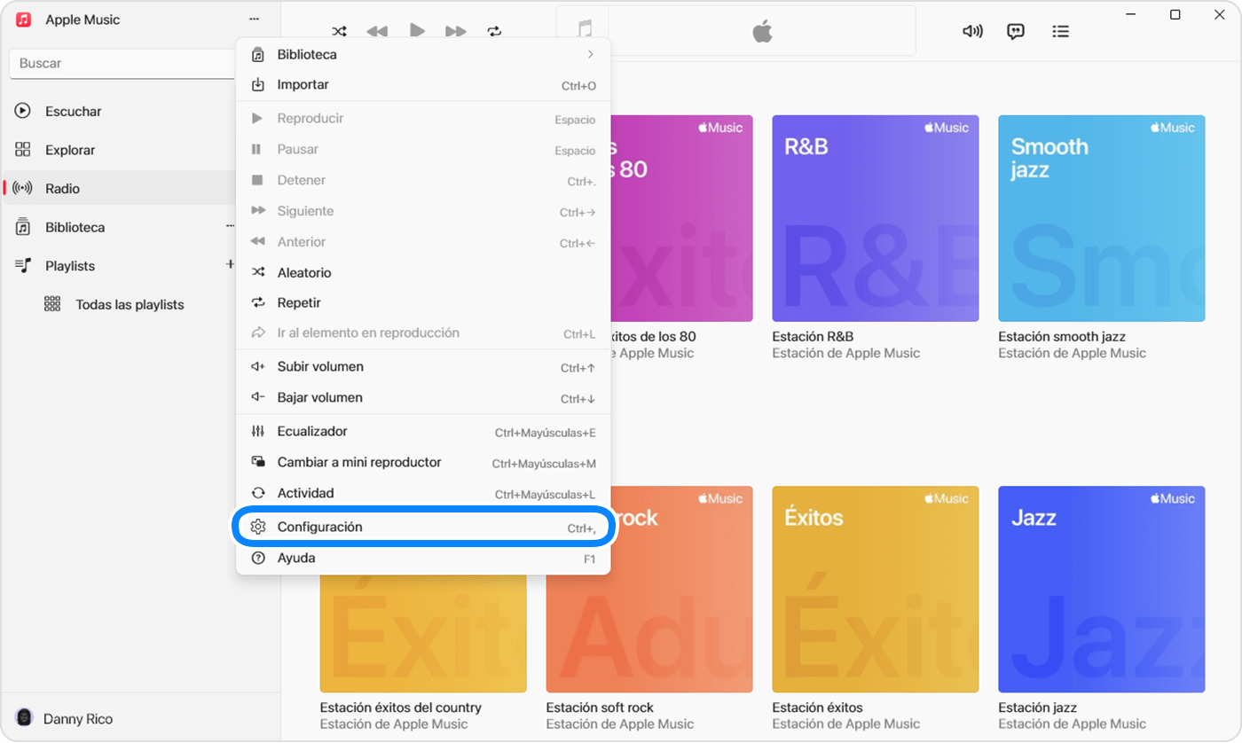 App Apple Music para Windows en la que se muestra la opción Configuración en el menú que aparece al hacer clic en las acciones de la barra lateral.