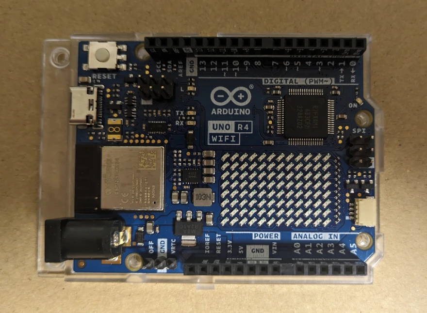 Arduino UNO R4 WIFI本体