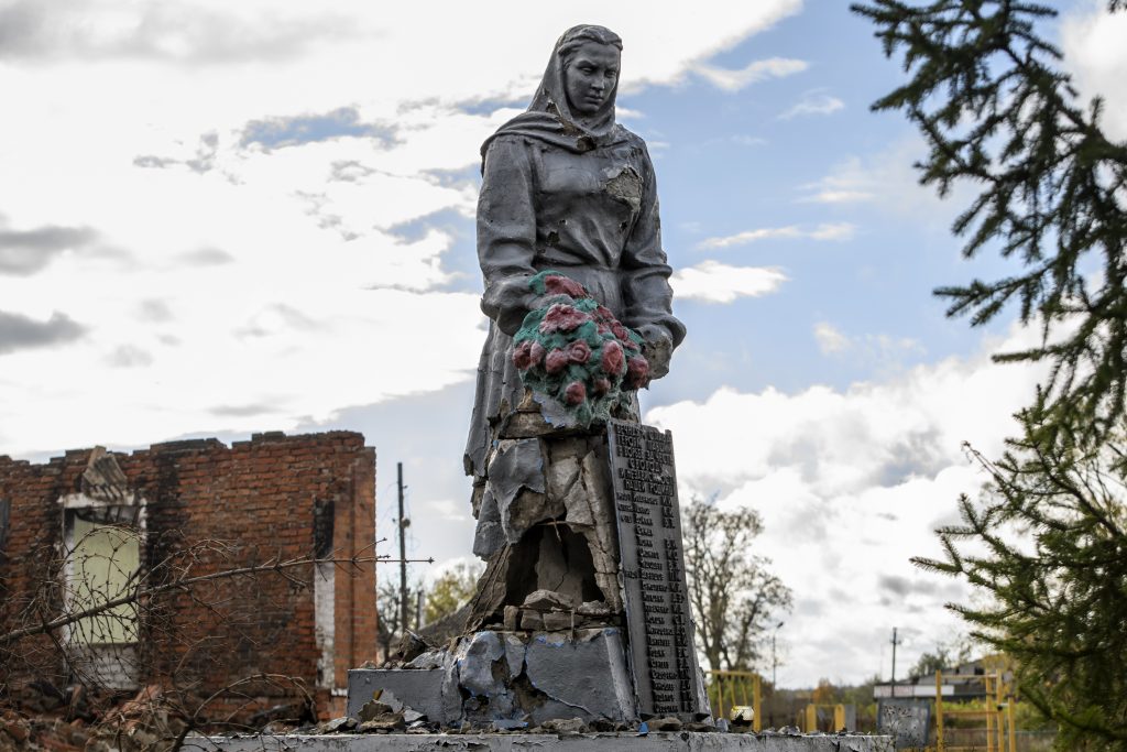 Photo: Monument to the WWII soviet soldiers destroyed during Russia's invasion of Ukraine in Kharkiv region, Ukraine, October 3, 2022. Credit: Maxym Marusenko/NurPhoto