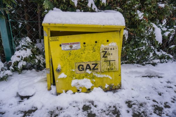 Photo: Otomin, Poland Jan. 6th, 2024 A box protecting a natural gas (methane) valve destroyed by a car as a result of skidding on an icy surface is seen in Otomin, Poland on 6 January 2024 Credit: (Photo by Vadim Pacajev / Sipa USA)No Use Germany.