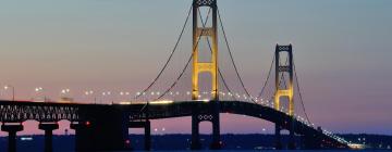 Pet-Friendly Hotels in Mackinaw City