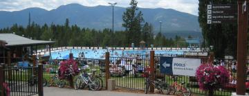 Hoteluri cu piscine în Fairmont Hot Springs