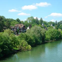 Bois-le-Roi 3 hoteluri cu jacuzzi-uri