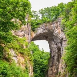 Natural Bridge 3 hoteluri cu parcare