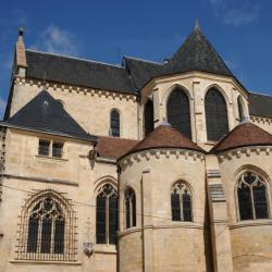 Saint-Ouen-lʼAumône 9 पार्किंग वाले होटल