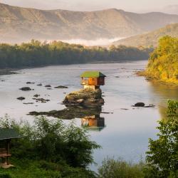 Баїна-Башта 97 будинків для відпустки