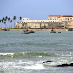 Elmina 4 hotels barats