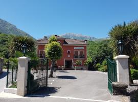 Hotel Rural El Torrejon, hotel di Arenas de Cabrales