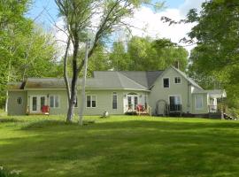 Rumi Guest House on the Cabot Trail, бутиков хотел в Indian Brook