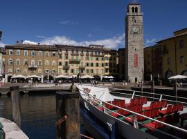 Hotel Centrale, viešbutis mieste Riva del Garda