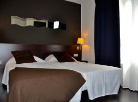 Hostal La Rotonda, hotel u gradu 'Ourense'