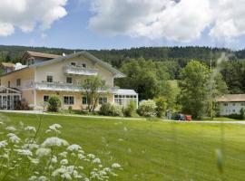 Landgasthof zum Hirschenstein, Pension Garni, casa de hóspedes em Sankt Englmar