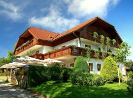 Landgasthof Spitzerwirt, hotel para famílias em Sankt Georgen im Attergau