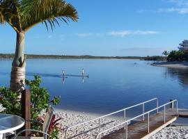 Skippers Cove Waterfront Resort, hotel in Noosaville