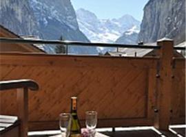 Charming Penthouse, hotel din Lauterbrunnen